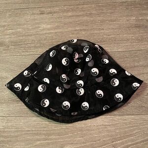 Yin Yang Patterned Sheer Bucket Hat